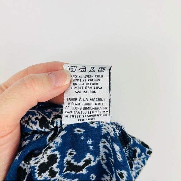 Velvet By Graham & Spencer Blue Black Print V-Neck Long Sleeve Blouse - Picture 5 of 5